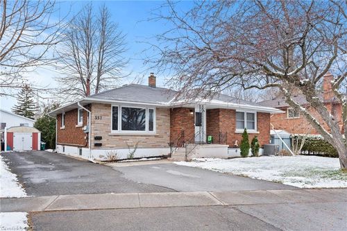 557 Lake St, Saint Catharines, ON, L2N4J1 | Card Image