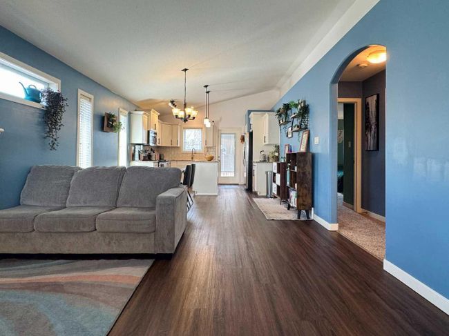 38 Riverland Close W, Home with 4 bedrooms, 3 bathrooms and 4 parking in Lethbridge AB | Image 7