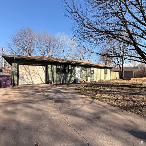 1912 Daisy Ct, Manhattan, KS, 66502-4947 | Card Image