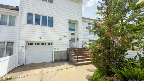 143 Hampton Grn, Staten Island, NY, 10312-1716 | Card Image