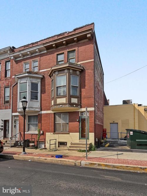 110 S Penn St, YORK, PA, 17401-3830 | Card Image