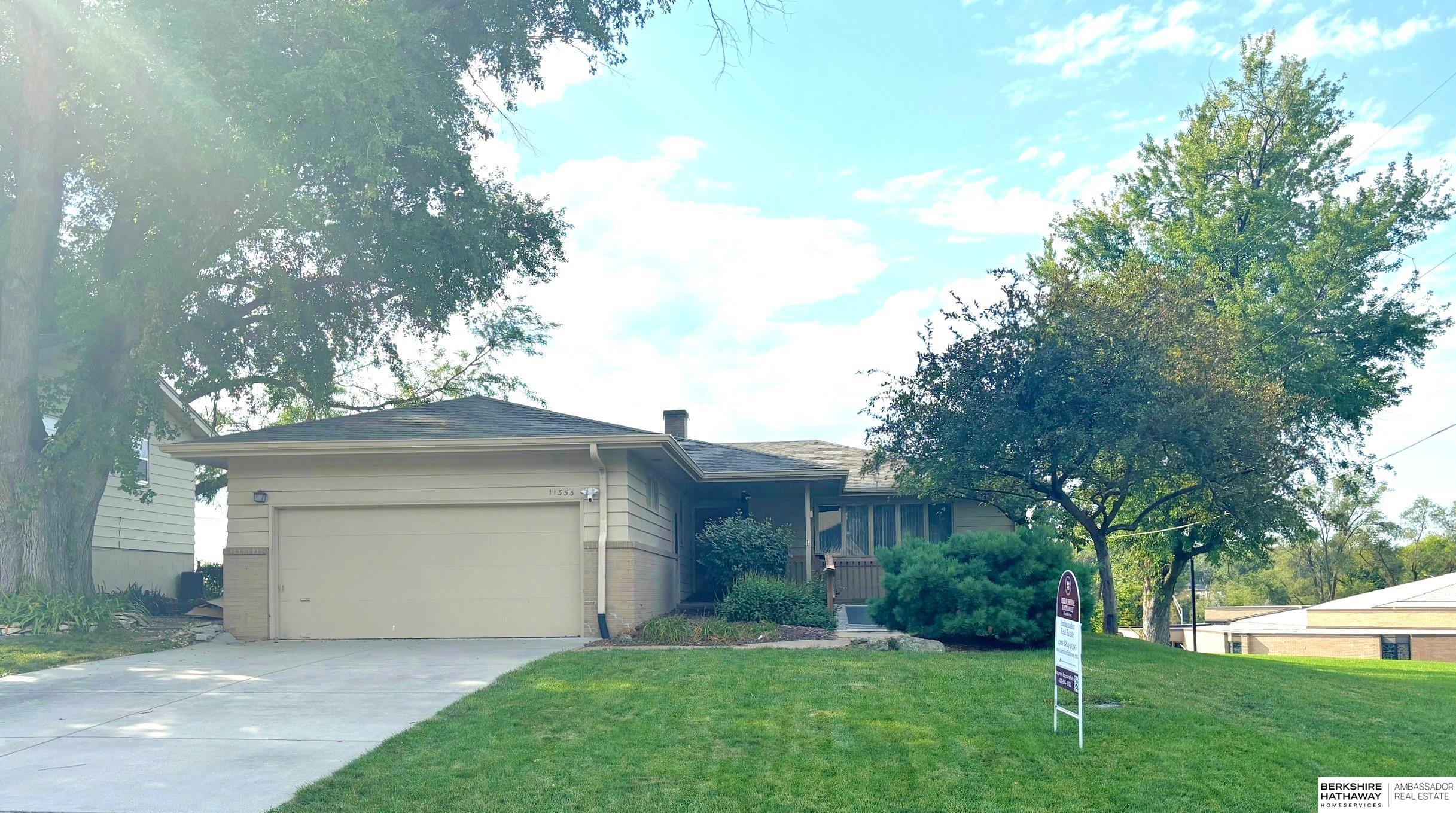 Gold St, Omaha, NE 68144