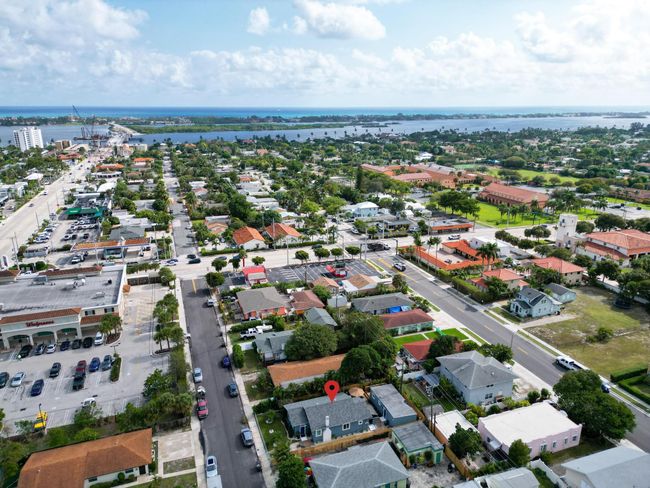 424 Malverne Rd, House other with 4 bedrooms, 2 bathrooms and null parking in West Palm Beach FL | Image 6