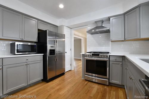 4576 Wagon Wheel Dr, Bloomfield Hills, MI, 48301-1140 | Card Image