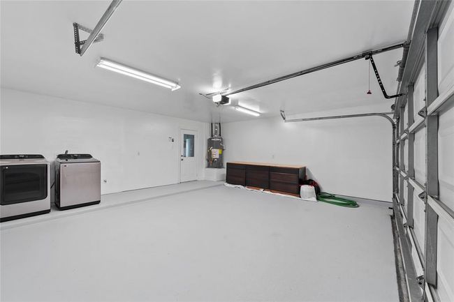 Super clean garage | Image 16