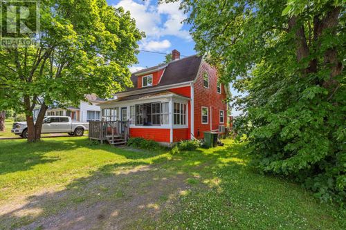 22 Egan St, House with 3 bedrooms, 2 bathrooms and null parking in Mount Stewart PE | Card Image