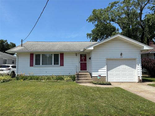 1830 33rd St, Erie, PA, 16508-2106 | Card Image