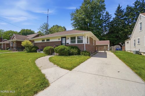 714 Highland Dr, Rossford, OH, 43460-1033 | Card Image