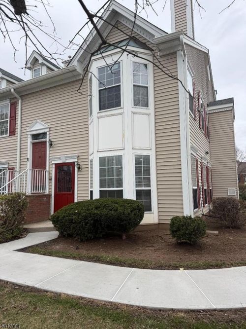 32 Columbus Dr, Franklin Park, NJ, 08823-1726 | Card Image