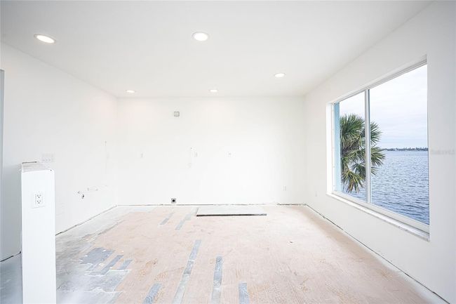 Kitchen Area | Image 4