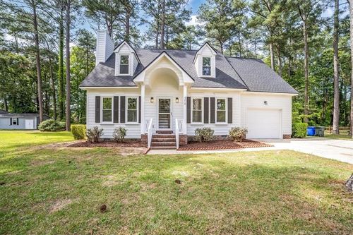 8218 Dunholme Dr, Fayetteville, NC, 28304-5905 | Card Image