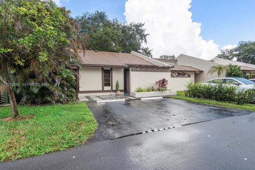 1581-1581 Nw 98th Way, Pembroke Pines, FL, 33024-4315 | Card Image