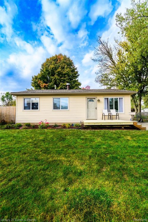 28552 Halecreek St, Romulus, MI, 48174-3042 | Card Image