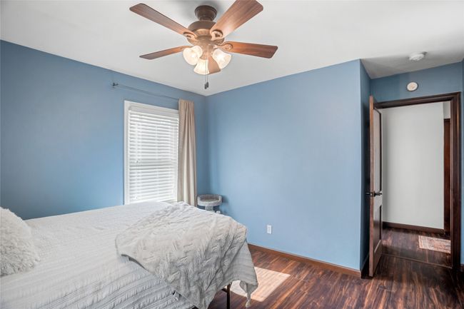 1034 66 Th St, Home with 4 bedrooms, 3 bathrooms and null parking in Windsor Heights IA | Image 4