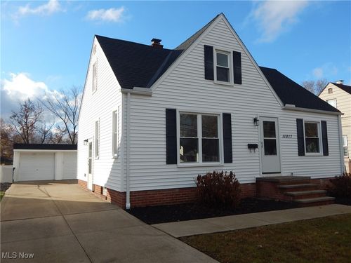 11017 Woodview Blvd, Parma Heights, OH, 44130-4334 | Card Image