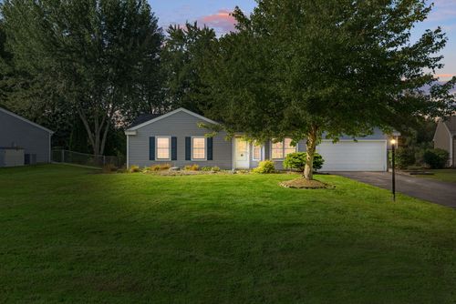 833 Dartmouth Dr, Island Lake, IL, 60042-9164 | Card Image