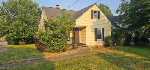5025 Henry St, Garfield Heights, OH, 44125-1756 | Card Image