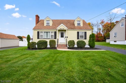 35 Troy Rd, East Hanover, NJ, 07936-1423 | Card Image