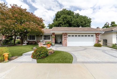 23543 Heather Knolls Pl, Newhall, CA, 91321-3424 | Card Image