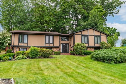 5084 Tralee Cir Nw, North Canton, OH, 44720-7457 | Card Image