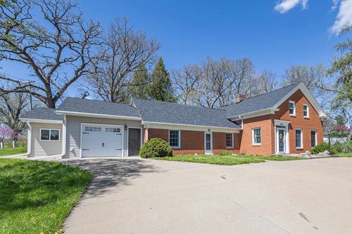 1290 Perry Dr, Platteville, WI, 53818-1524 | Card Image