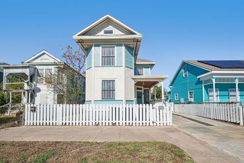 1910 Avenue M 1/2, Galveston, TX, 77550-4709 | Card Image