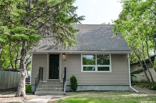 123 24th St E, Prince Albert, SK, S6V1R6 | Card Image