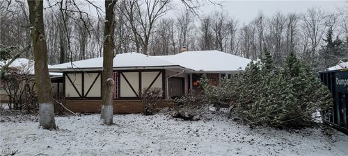 12890 List Lane, Parma, OH, 44130 | Card Image