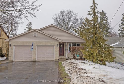 94 Queen St, Dorchester, ON, N0L1G2 | Card Image