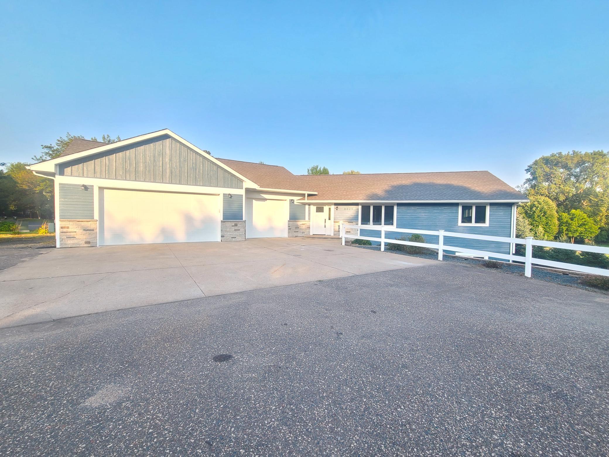 255th St, Wyoming, MN 55092