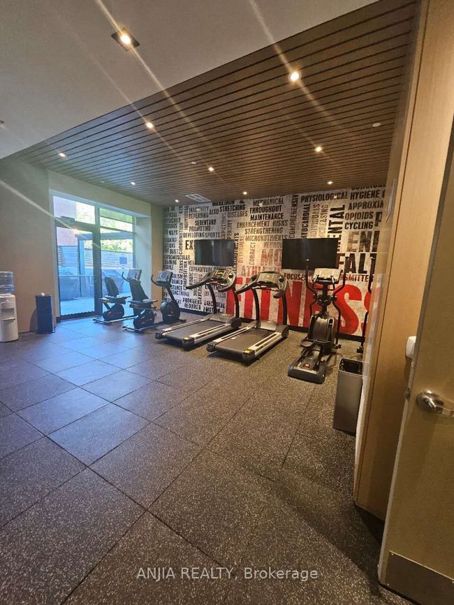 207 - 2369 Danforth Ave, Condo with 1 bedrooms, 1 bathrooms and null parking in Toronto ON | Image 5