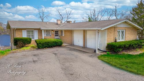 220 Indian Trl, Lake In The Hills, IL, 60156-1388 | Card Image