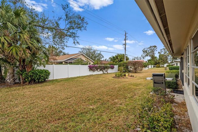 7460 W Country Club Dr N, Condo with 2 bedrooms, 2 bathrooms and null parking in Sarasota FL | Image 40