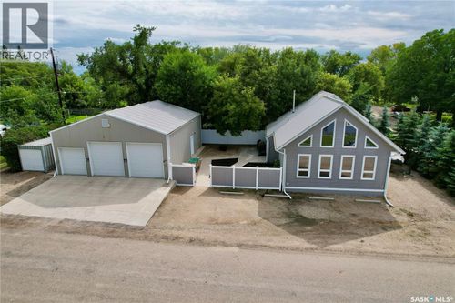 212 Jura St, Colonsay, SK, S0K4T1 | Card Image