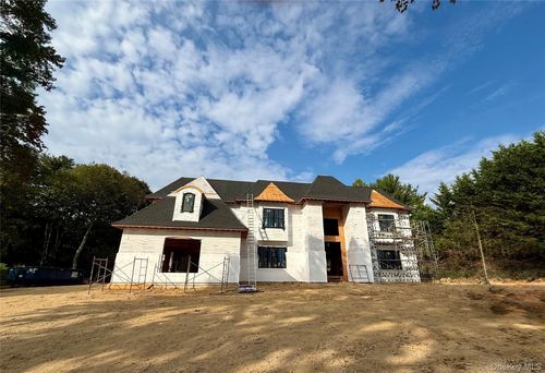 4 Highfield Dr, Dix Hills, NY, 11746-5705 | Card Image