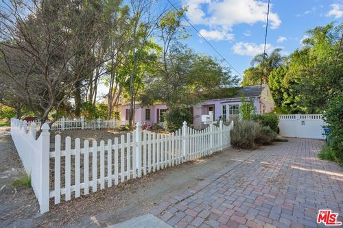 12201 Califa St, Valley Village, CA, 91607 | Card Image