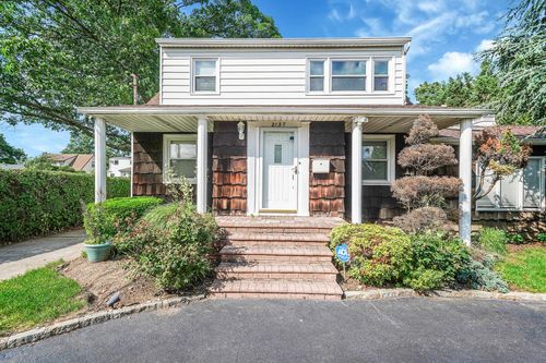 2137 Village Dr, East Meadow, NY, 11554-2532 | Card Image