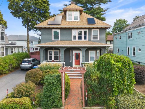 59 Oakland St, Medford, MA, 02155-3235 | Card Image