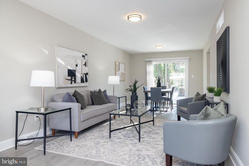 209 W Edgewater Way, NEWARK, DE, 19702-2307 | Card Image