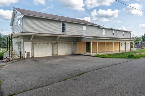 130 Hibbs Ln, Uniontown, PA, 15401-6337 | Card Image