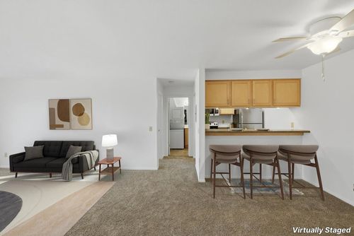 207-4338 Melody Lane, Madison, WI, 53704 | Card Image