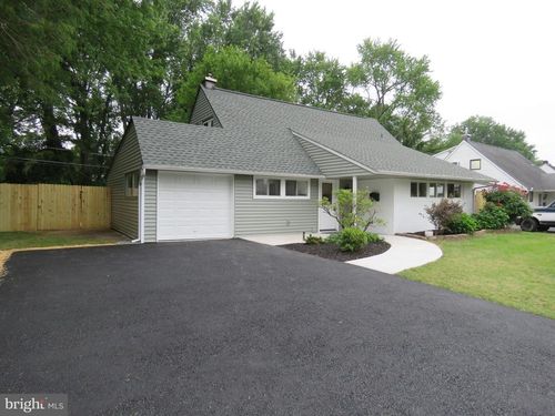 116 Hollow Rd, LEVITTOWN, PA, 19056-1123 | Card Image
