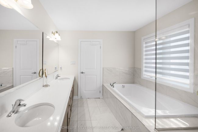 13 Minna Trail, House other with 6 bedrooms, 4 bathrooms and 4 parking in Brampton ON | Image 16