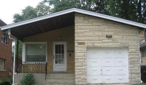 8918 Kilpatrick Ave, Skokie, IL, 60076-1828 | Card Image