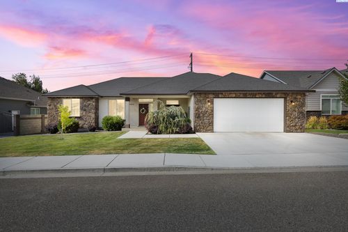 10216 W 16th Pl, Kennewick, WA, 99338-2538 | Card Image