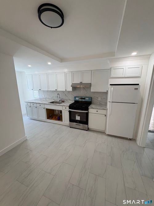 2nd-fl-133 Willow Street, Waterbury, CT, 06710 | Card Image