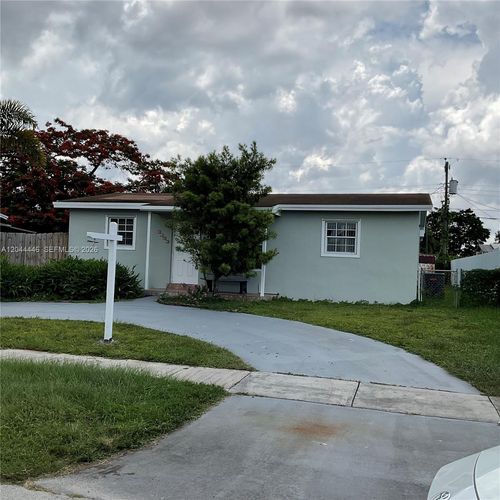 7395 Garfield St, Hollywood, FL, 33024-5509 | Card Image