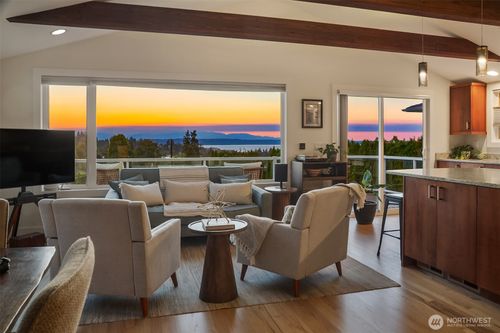 1118 8th Avenue S, Edmonds, WA, 98020 | Card Image