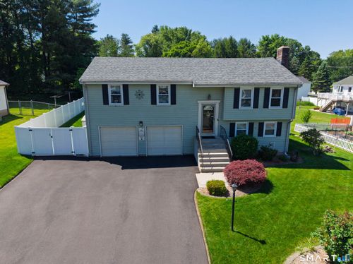 18 Long Hill Dr, Glastonbury, CT, 06033-1133 | Card Image