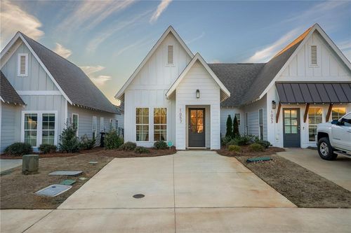 1057 Burrow Circle, OPELIKA, AL, 36801 | Card Image